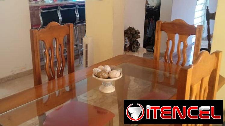 VENTA DE CASA INDEPENDIENTE, CASINO DEPORTIVO, CERRO: 148 m². 3 HABS, 3 BAÑOS, JARDIN, PORTAL, PATIO.