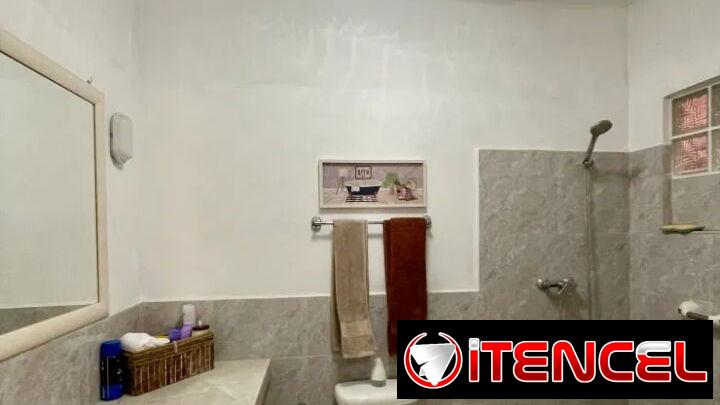 Casa en el VEDADO , cerca de Calzada y 12 en 72000