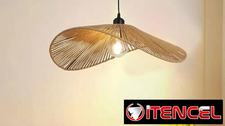 Lámpara tejida en fibra natural modelo sombrero, disponible en color natural. Sin bombillo