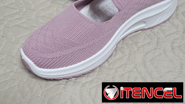Zapatos sport femeninos color rosa viejo. Suela blanca. Número 38 reducido