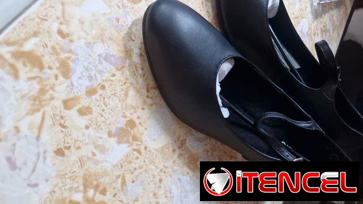 Zapatos para gastronomía o trabajo de oficina