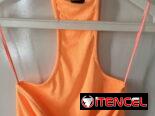 Top halter, marca BERSHKA. Color naranja . Tallas M y L