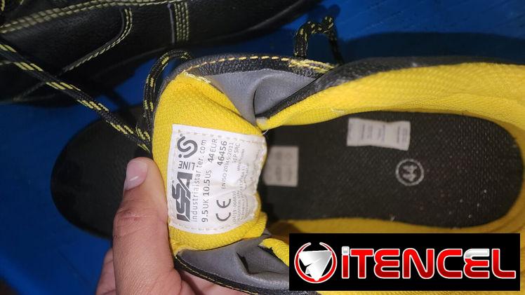 Botas de hombre de trabajo en 8000 cup, llamar o escribir al 56405434, tengo domicilio en de Boyeros Altura de la Habana