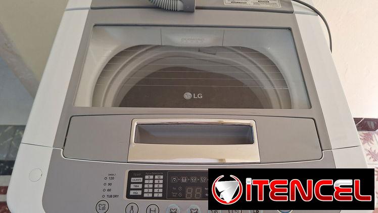 Lavadora automática LG de 8.6kg