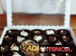 Cajas de regalo con 20 bombones de chocolates más un chocomensaje