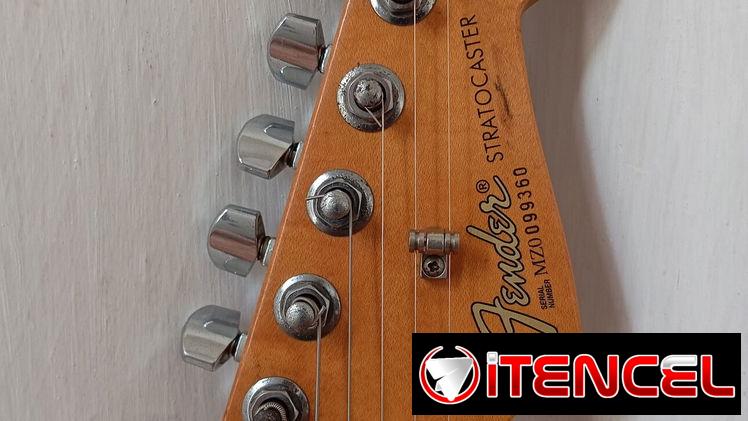 Guitarra Eléctrica Fender Mexican Standard Strat HSS, Relic Finish 2000-2001