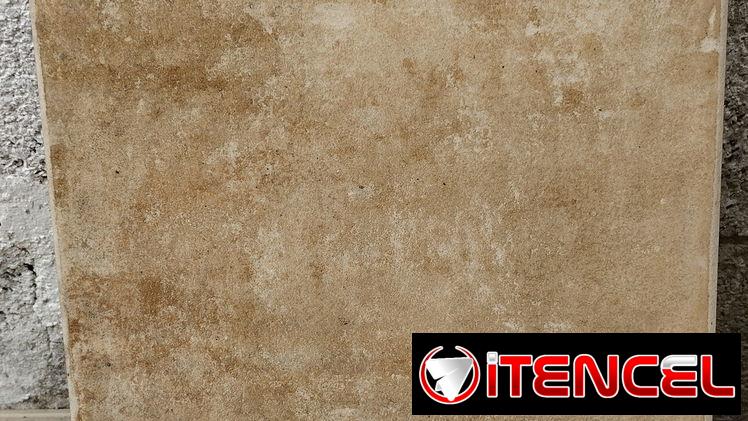 Lozas antirresvalantes para exteriores,miden 31×31 cada loza y traen 10ud a 15usd, tengo 25 metros
