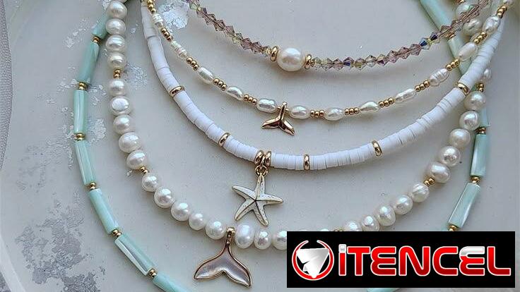 Collares para todo tipo de ocasión: perlas, caracoles, cadenas, dorados, plateados, estrellas