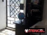Casa independiente de dos plantas de 3 cuartos 19000 usd
