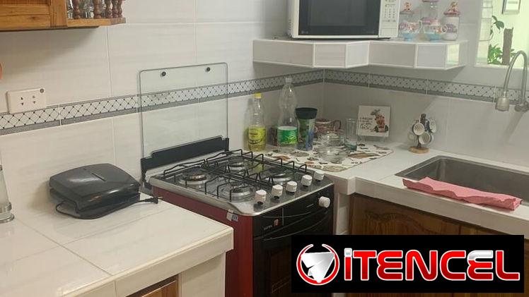 Permuto 2 apartamentos en la misma escalera con 1 garaje  x 1 casa independiente y con garaje