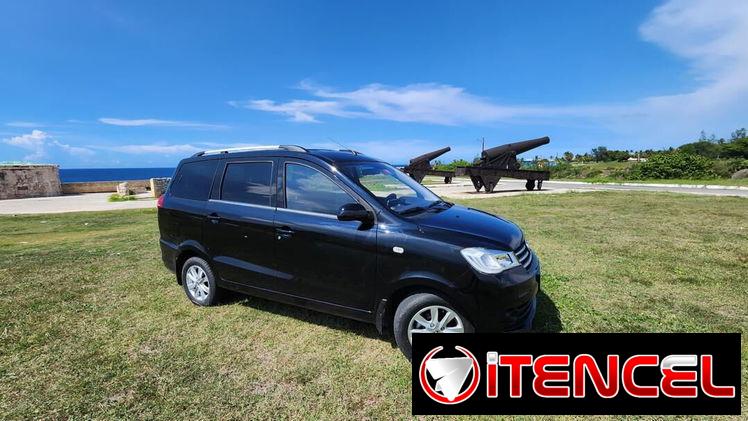 Taxi climatizado disponible con capacidad hasta 7 plazas