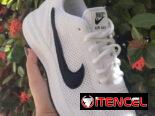 Ventas de tenis y sandalias