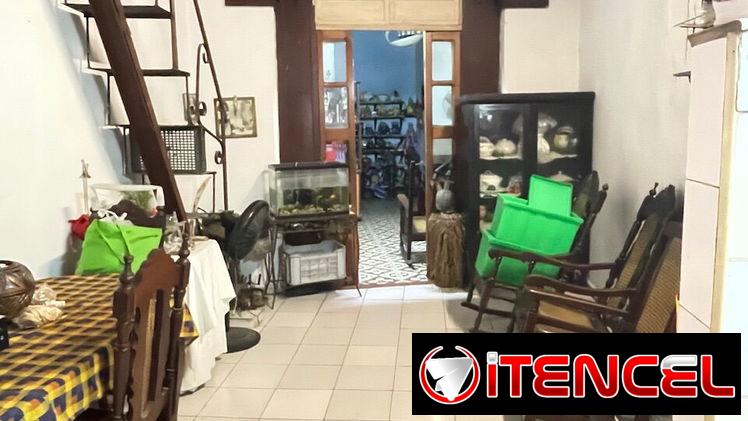 SE VENDE UNA CASA UBICADA EN LA ENTRADA DE MONTE 5 CUARTOS 55390779