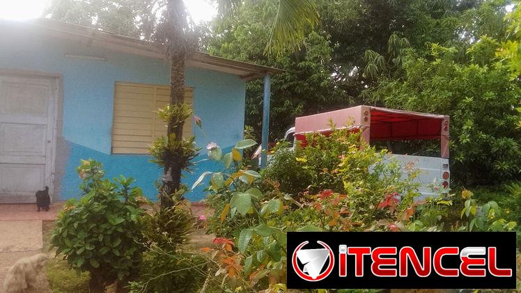 Venta de casa en el campo con bastante tierras