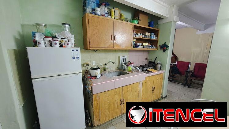 VENDO APARTAMENTO DE DOS CUARTOS EN TERCER PISO. CERRO 58264442