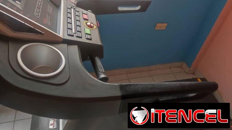 Caminadora Profesional BT-5850 – Como Nueva