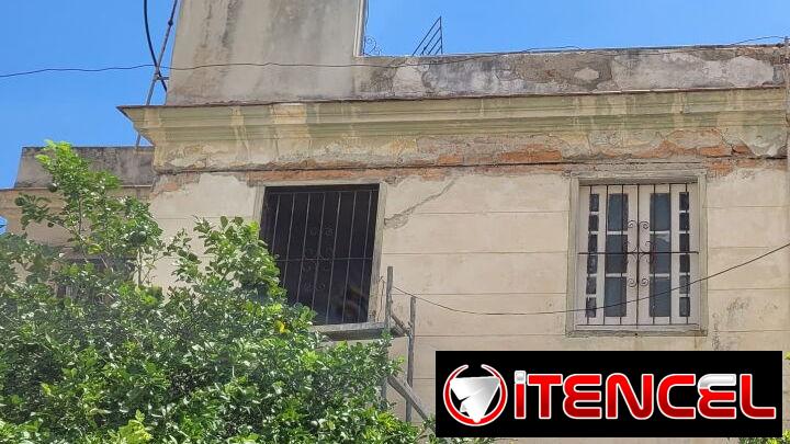 RENTA DE CASA INDEPENDIENTE  EN VEDADO A MEDIA CUADRA DE 23