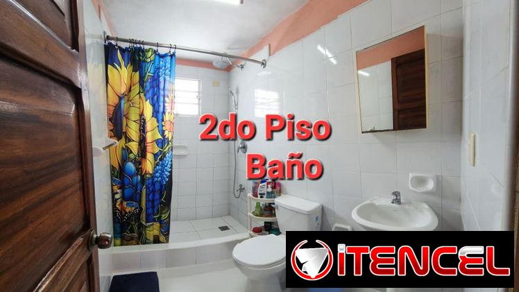 *SE VENDE PROPIEDAD DE 3 NIVELES EN MARIANAO*