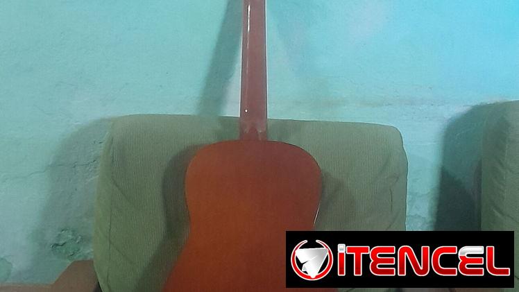 Guitarra clasica  y accesorios
