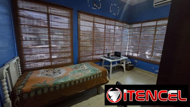 Casa (altos de biplanta) de 3/4, carposh, 170m², en Sevillano (SV-335)