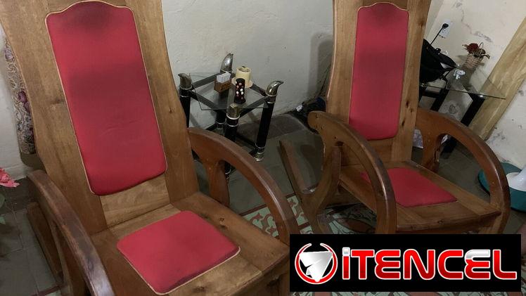 Juego de sillones de buena madera 180 por los dos