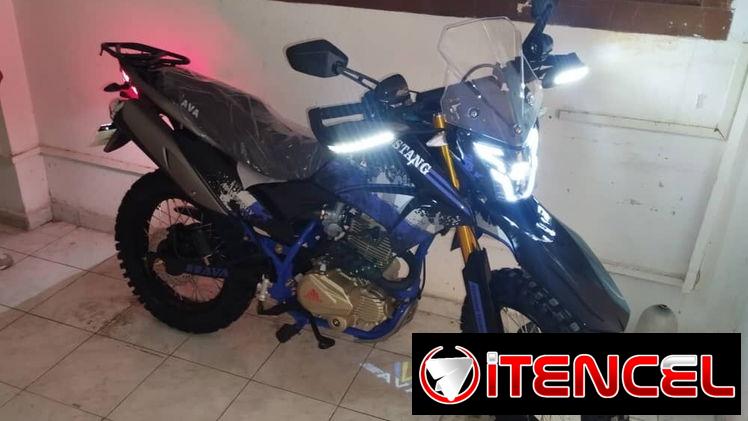Moto 4 tiempos AVA MUSTANG