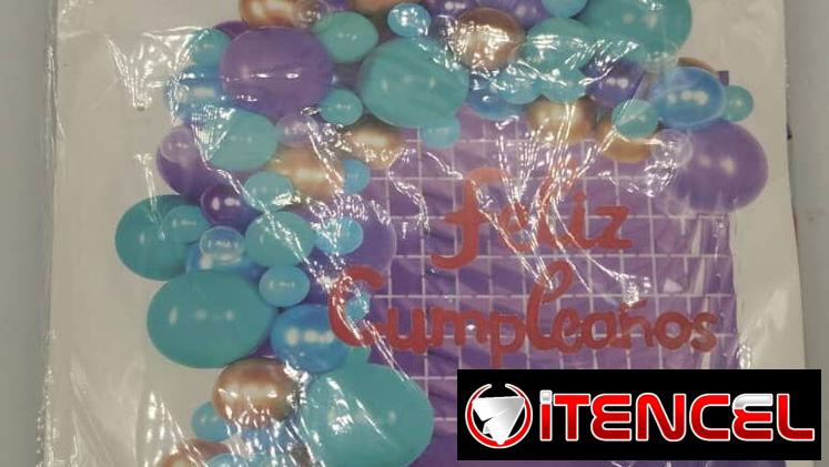 Set de Globos de 72 Piezas – Plateado y Blanco (Cortina y Mantel)