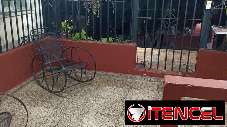 Casa 🏡 de 2 piso puerta de calle em La lisa (#63)