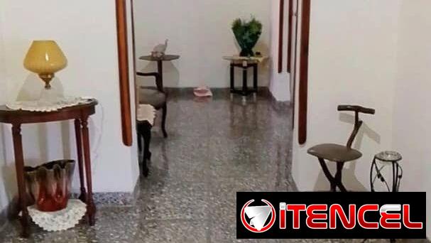 Venta de casa colonial en el vedado