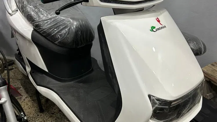 *MOTO ELÉCTRICA GRANDE MARCA JINGHAN*