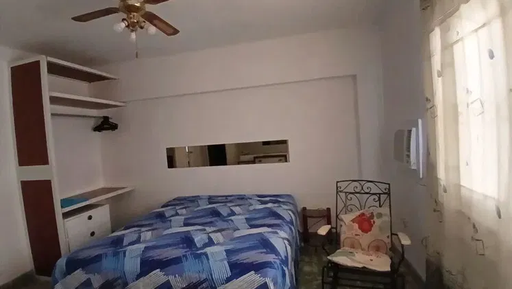 Venta o permuta de amplio Apartamento  en Zapata y A – 2 cuartos con baño privado cada uno