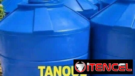 Tanques plásticos disponibles .