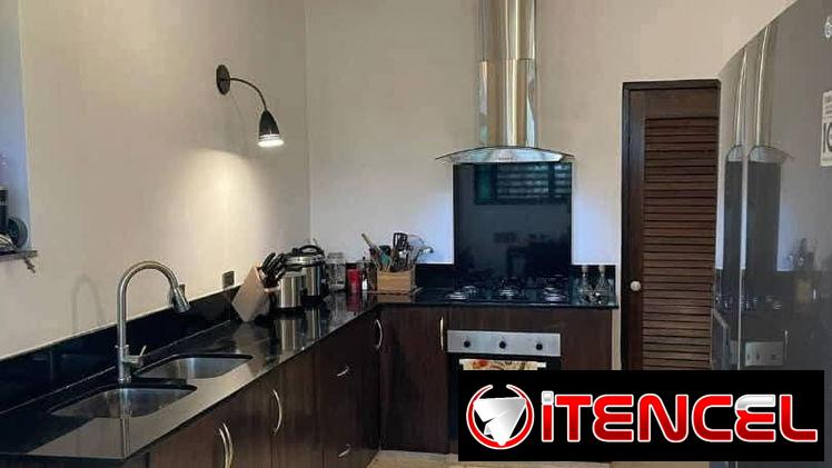Casa de Lujo en Nuevo Vedado ( 350 mil euros con todo – el apartamento) ( 370 mil euros con todo más el apartamento)