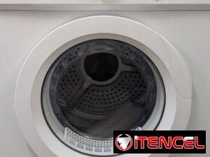a7e615a0c57c8e2f1acea986a2cb6842e0c8396b2526022a7256ed07dd929a4e