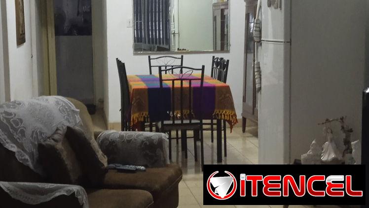 VENDO PROPIEDAD INDEPENDIENTE EN 10 DE OCTUBRE.