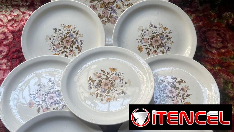 Artículos antiguos en venta (platos)