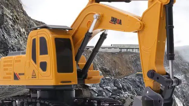 Excavadora RC Die – Cast 1:24 – Ingeniería en Movimiento para Niños (+6 años) | Batería recar… | videojuegoshabana.com