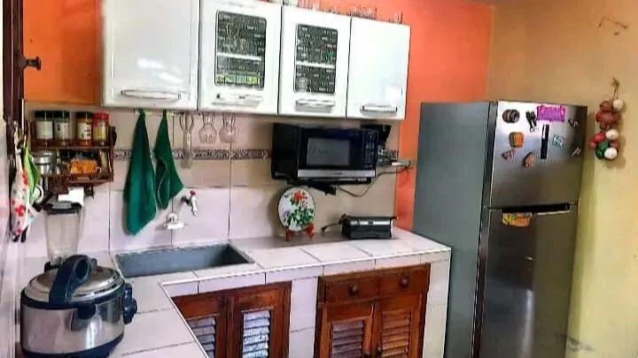 Venta de casa con carro en  Cerro, Santa Catalina