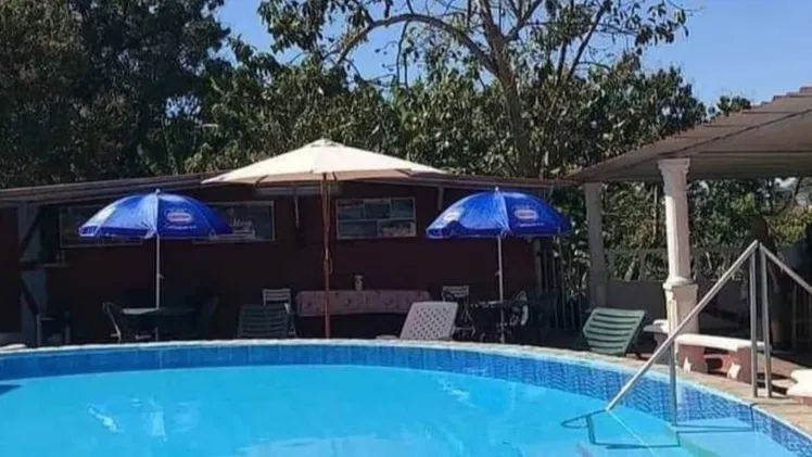 🤽🏻‍♀️ Alquiler de Pasadía con Piscina en Capdevila, Boyeros. Servicio gastronómico disponible