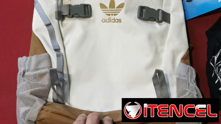 Mochilas Nike y Adidas