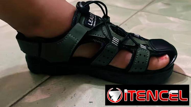 Sandalias de niño números disponibles 30 al 32