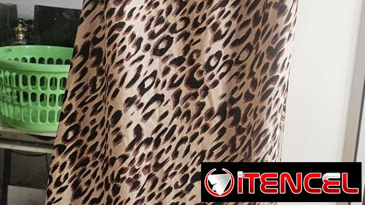 VESTIDO ABIERTO EN LA PIERNA TALLA M