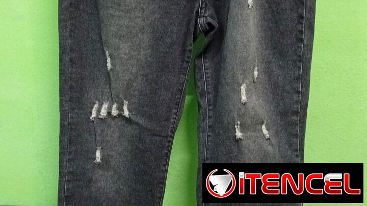 Pantalón de Hombre de mezclilla negro. Elastizado. Nuevo. Talla XL
