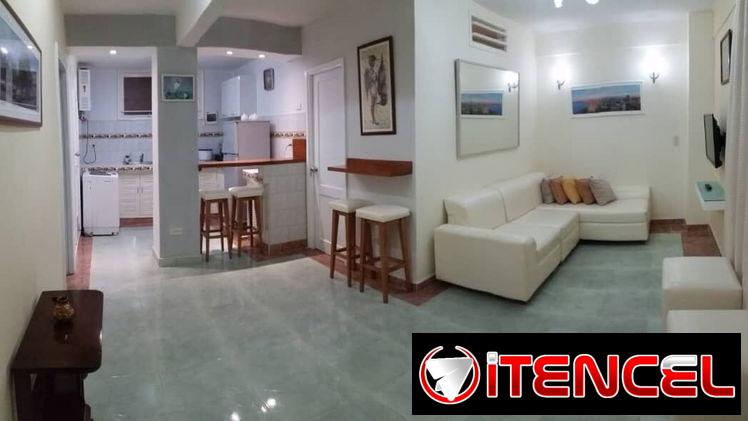 Rento apt supercéntrico de 2/4 en planta baja a 2 cuadras de 23 y Rampa.Vedado.