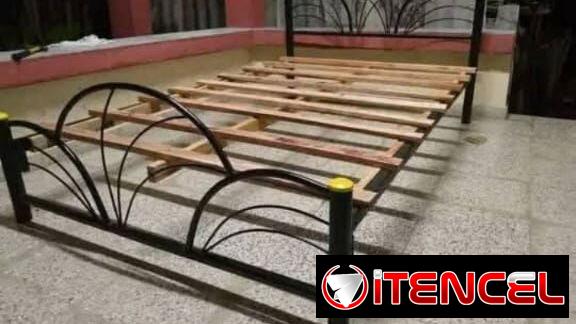 Muebles, cama y colchónes