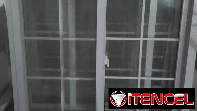 Ventana nueva!!! De PVC y cristal con malla antiinsectos 1.20×1.20m