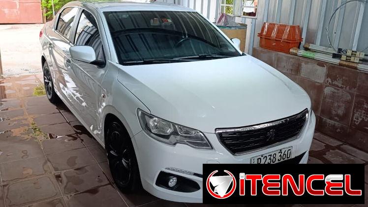 Carro Peugeot 301 año 2019