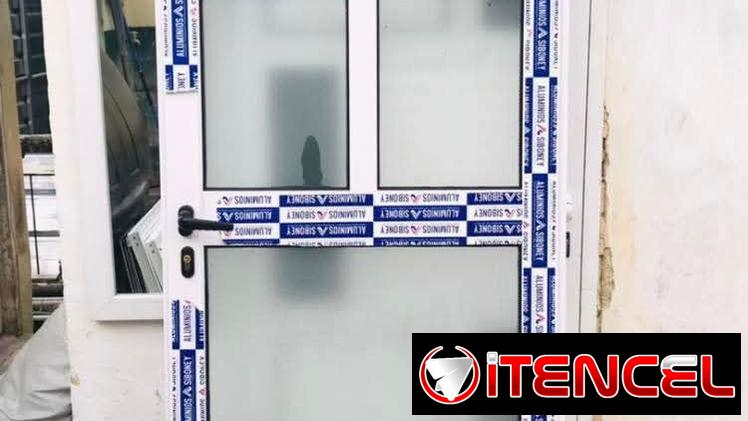 Puertas de marquetería de aluminio con cristales y melamina. Ventanas. Mamparas de baños. Closet de espejos ect