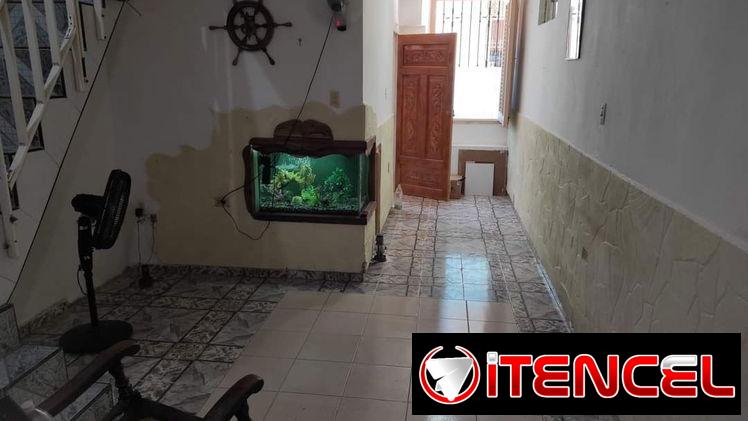 *3🏡Se vende apto en venta ubicado en centro por Zanja*           *Características*                        ^ * tiene 4 c