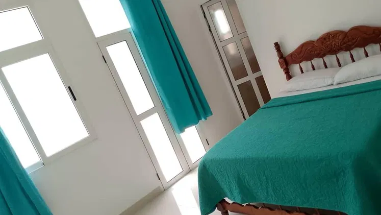 SE RENTA APTO DE DOS HABITACIONES EN CENTRO HABANA, 2DO PISO. 54026428